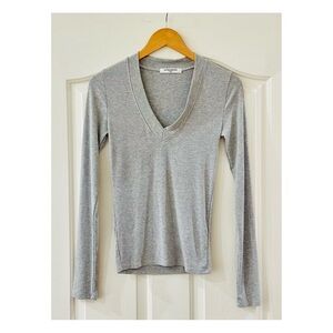 perfectwhitetee Women's Long Sleeve V-Neck Tee - GRAY  (M)